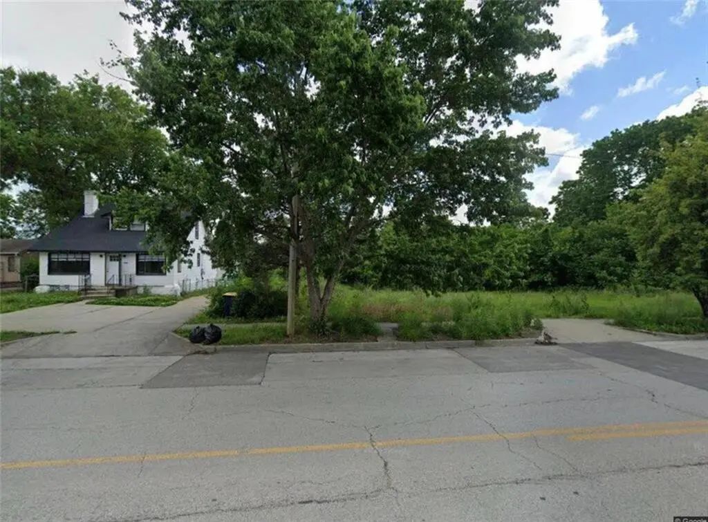 5811 Prospect Avenue, Kansas City