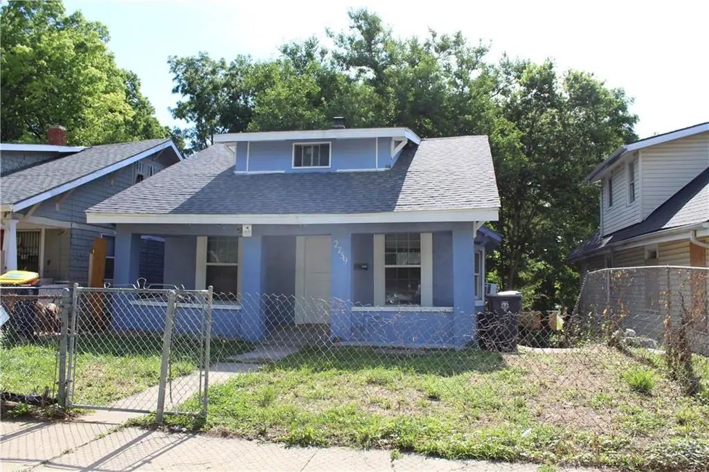 2739 Elmwood Avenue, Kansas City