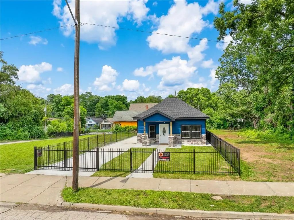 3758 Woodland Avenue, Kansas City