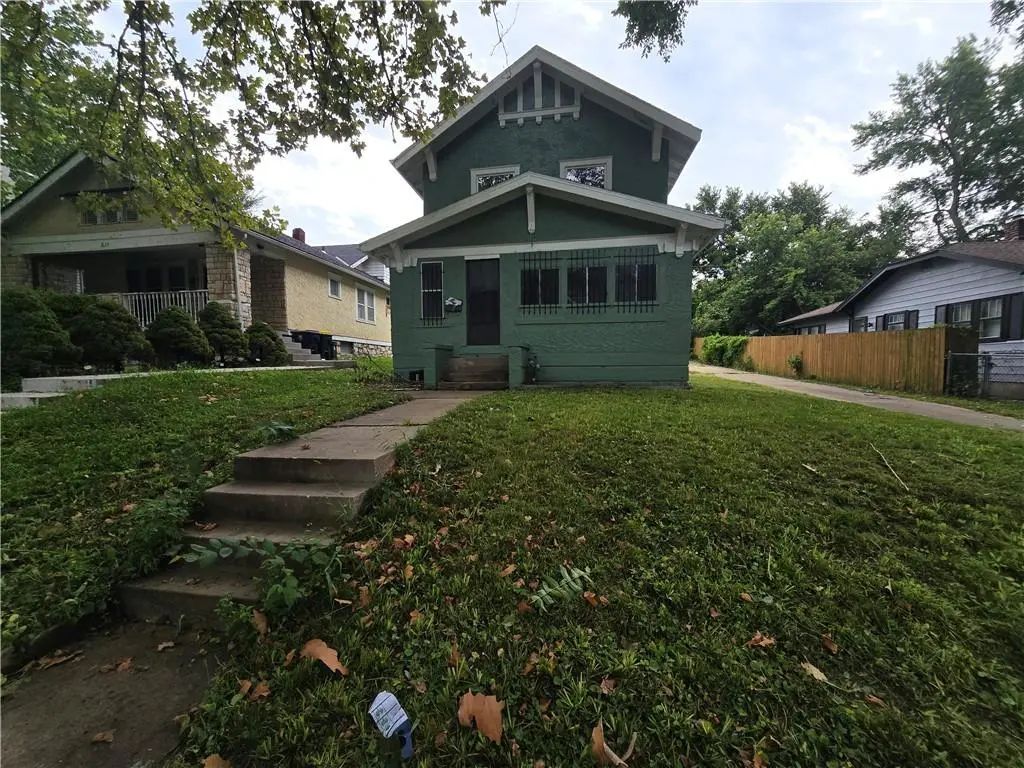 327 S Kensington Avenue, Kansas City