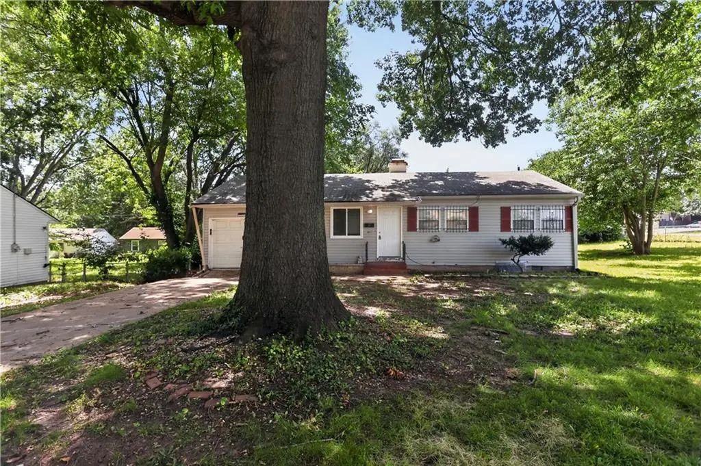 6901 E 113th Terrace, Kansas City