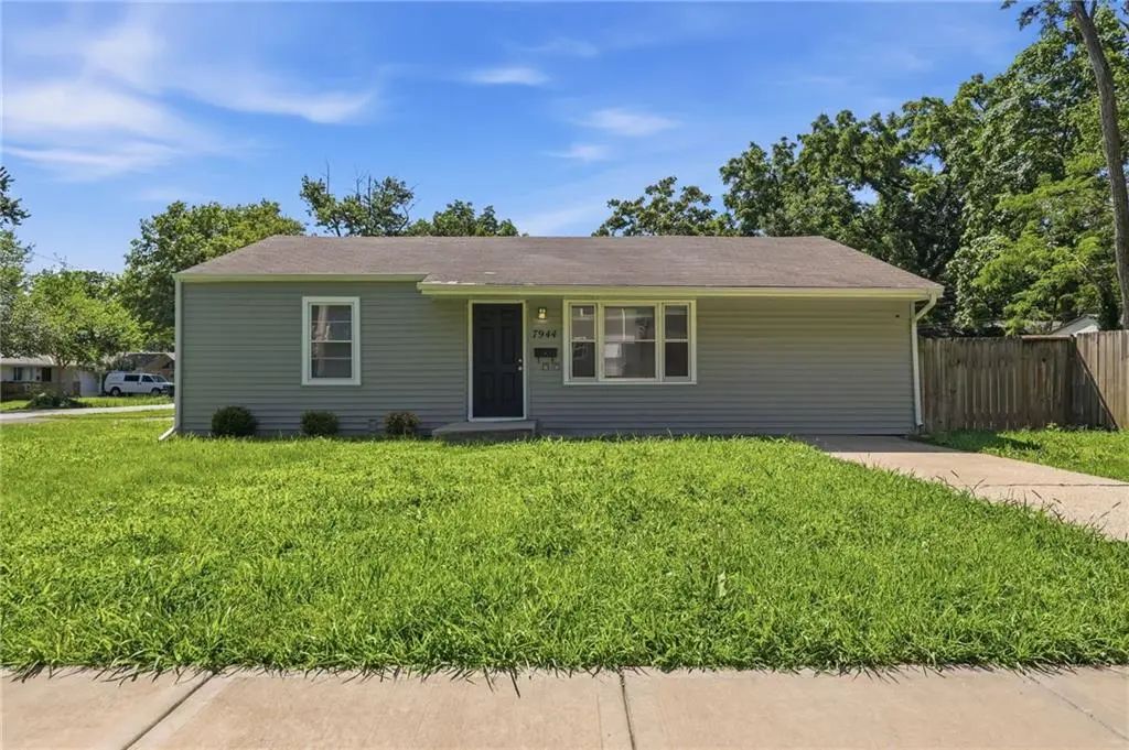 7944 Oak Street, Kansas City
