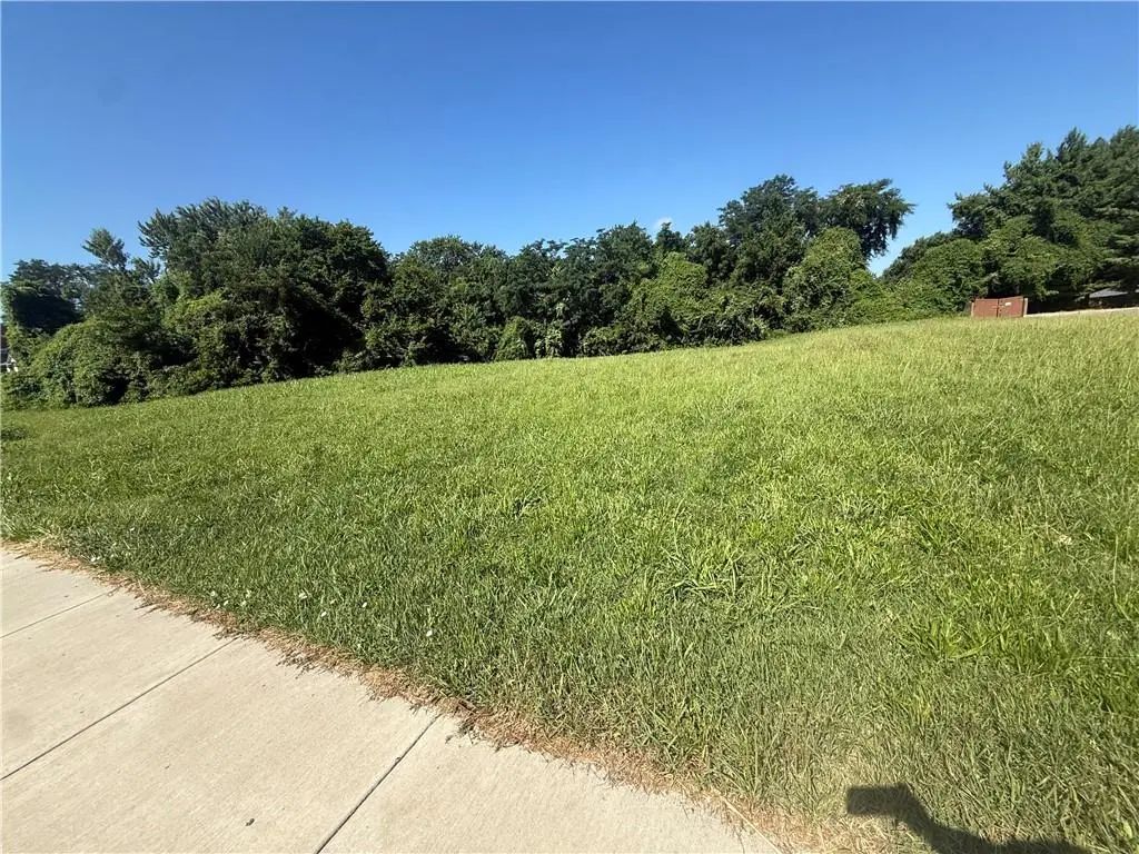 2147 Nw 7 Highway, Blue Springs