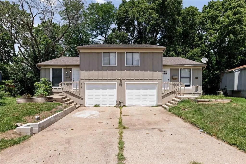 8456/8458 Lane Drive, Kansas City