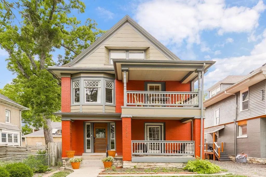 3949 Warwick Boulevard, Kansas City