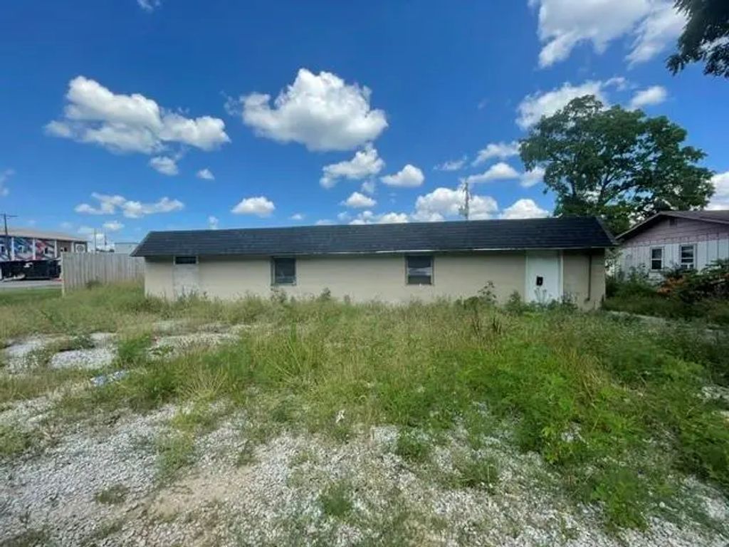 420 Sw 7th Terrace, Blue Springs