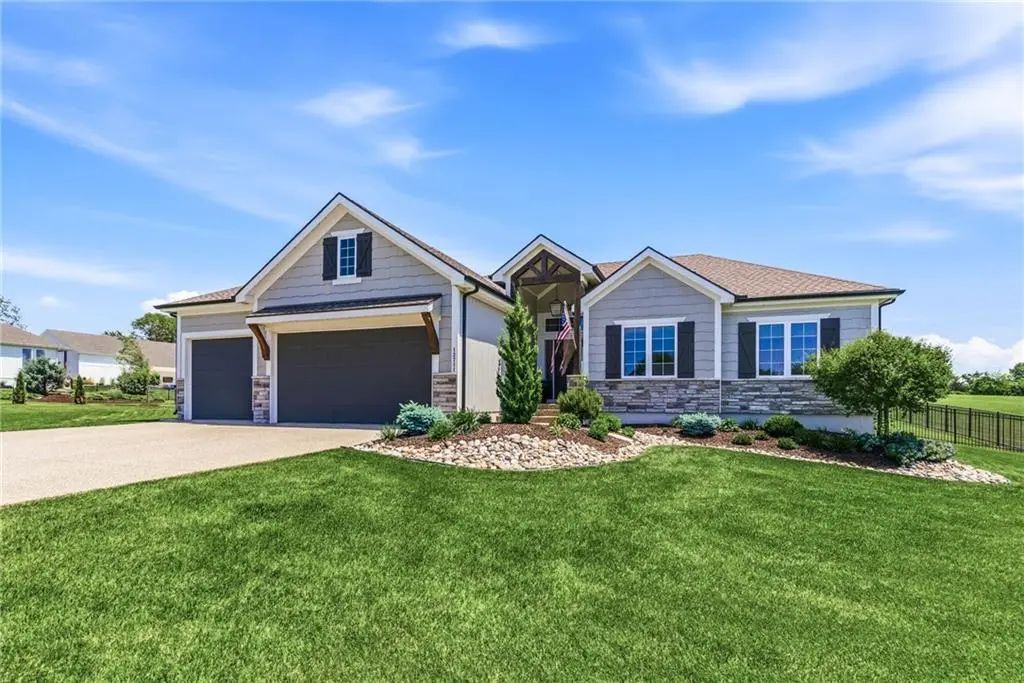 13711 Woodland Ranch Drive, Lone Jack