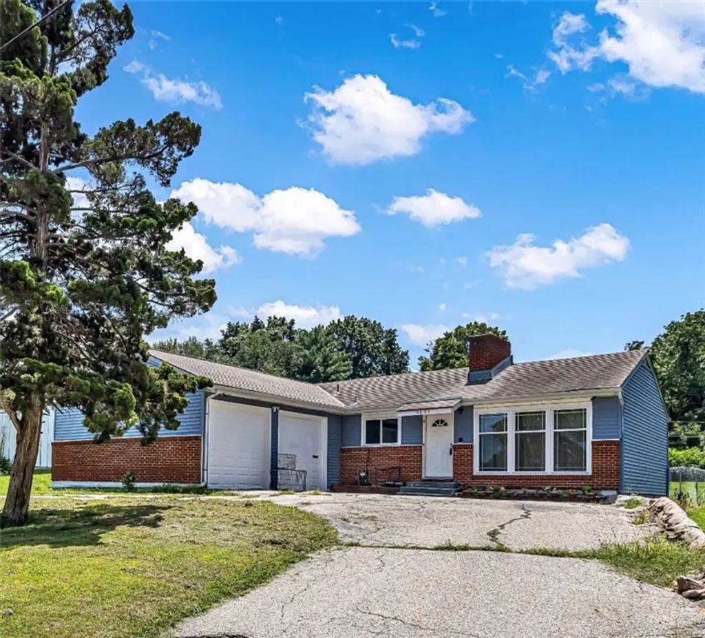 9805 E 33rd Street, Independence