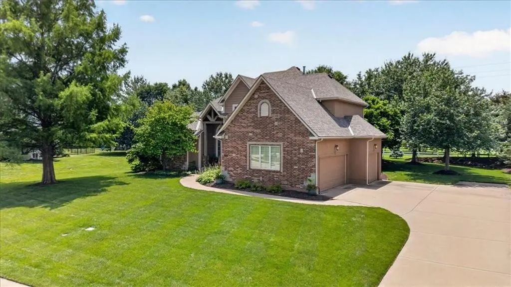 9406 Pleasant Avenue, Kansas City