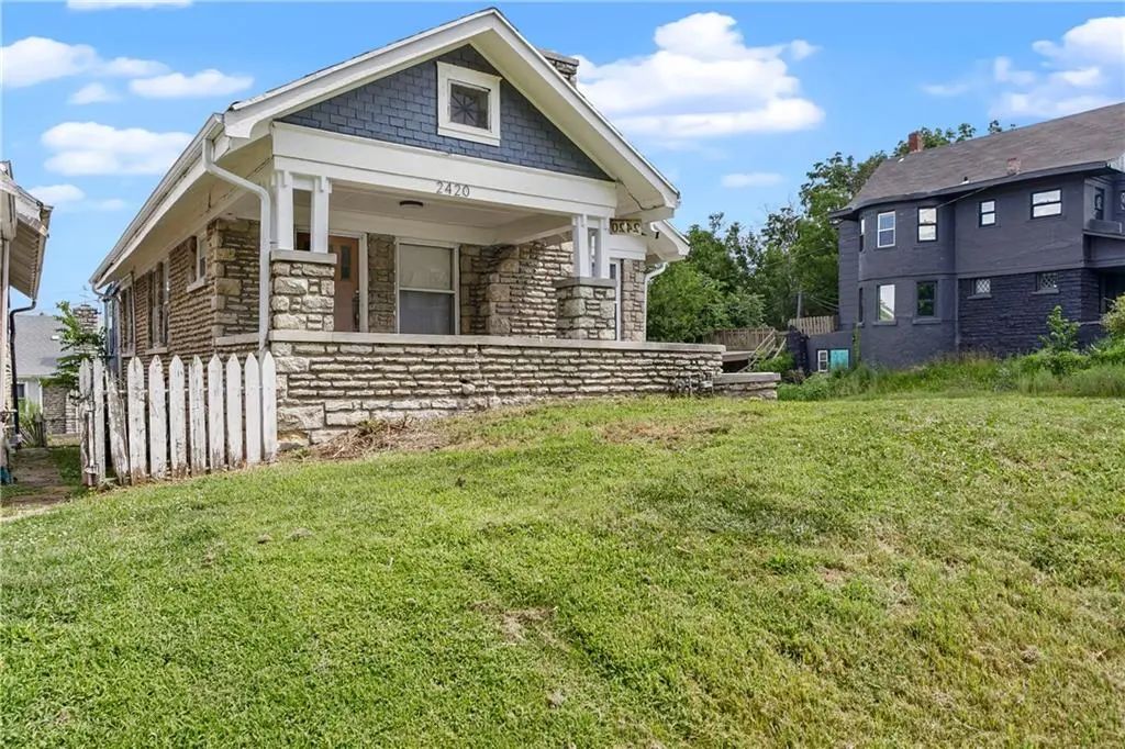 2420 E 42nd Street, Kansas City