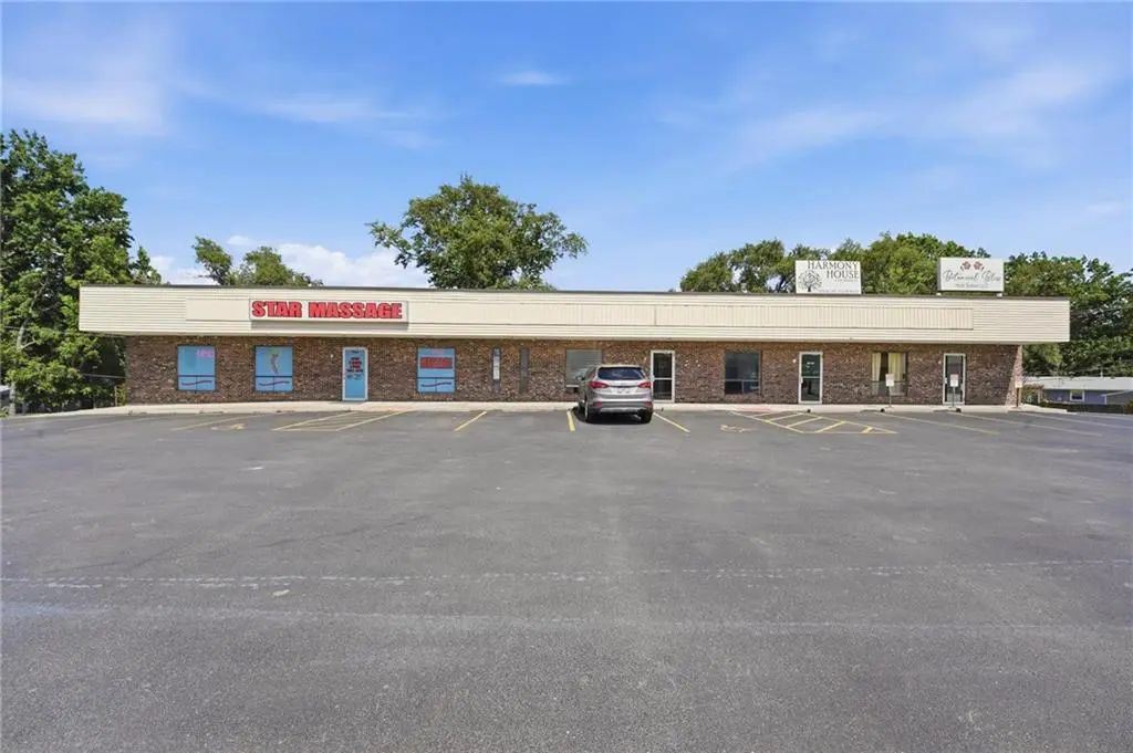 114-120 Sw 7 Highway, Blue Springs