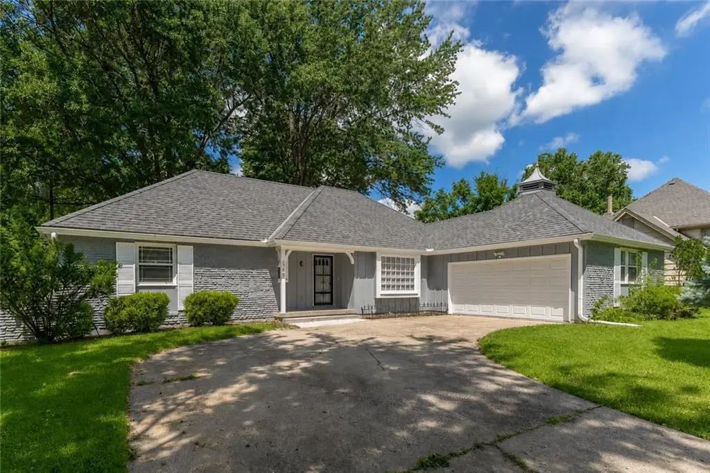 5200 Pleasant Avenue, Kansas City