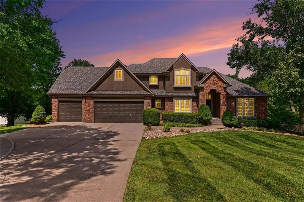 4301 Se Willow Place Court, Blue Springs