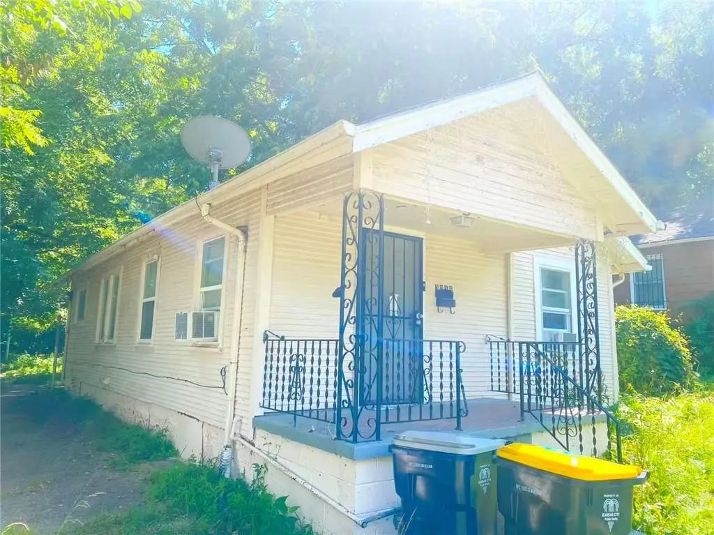 3015 E 60th Street, Kansas City