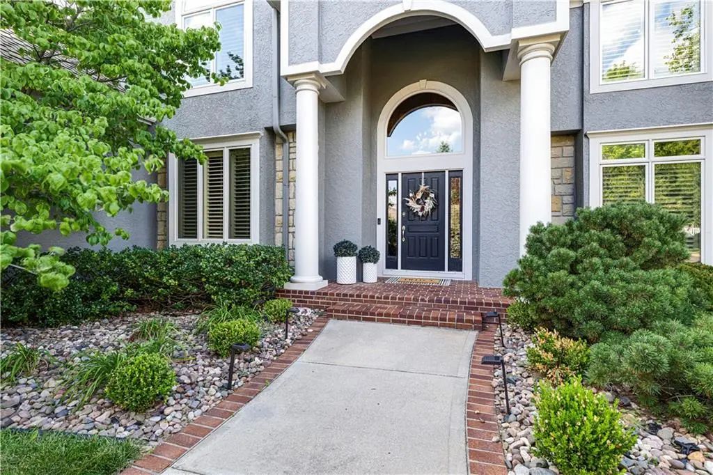 6000 W 142 Street, Overland Park