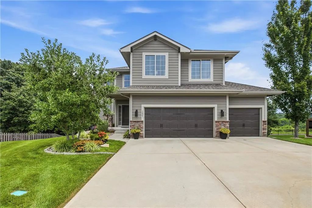 1021 Se Scarlet Court, Blue Springs