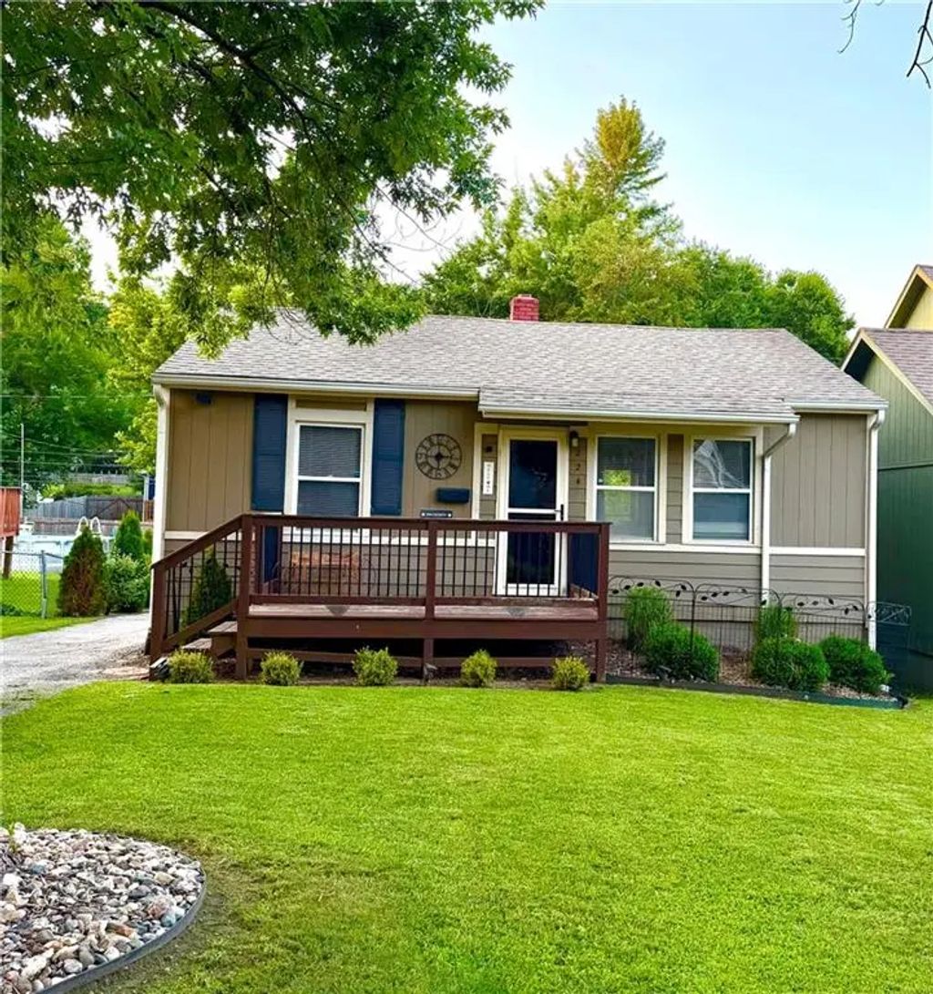 224 W 82nd Street, Kansas City