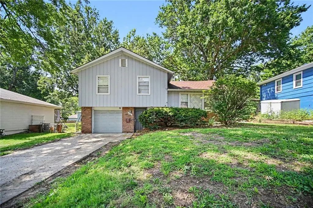 8007 E 93rd Street, Kansas City