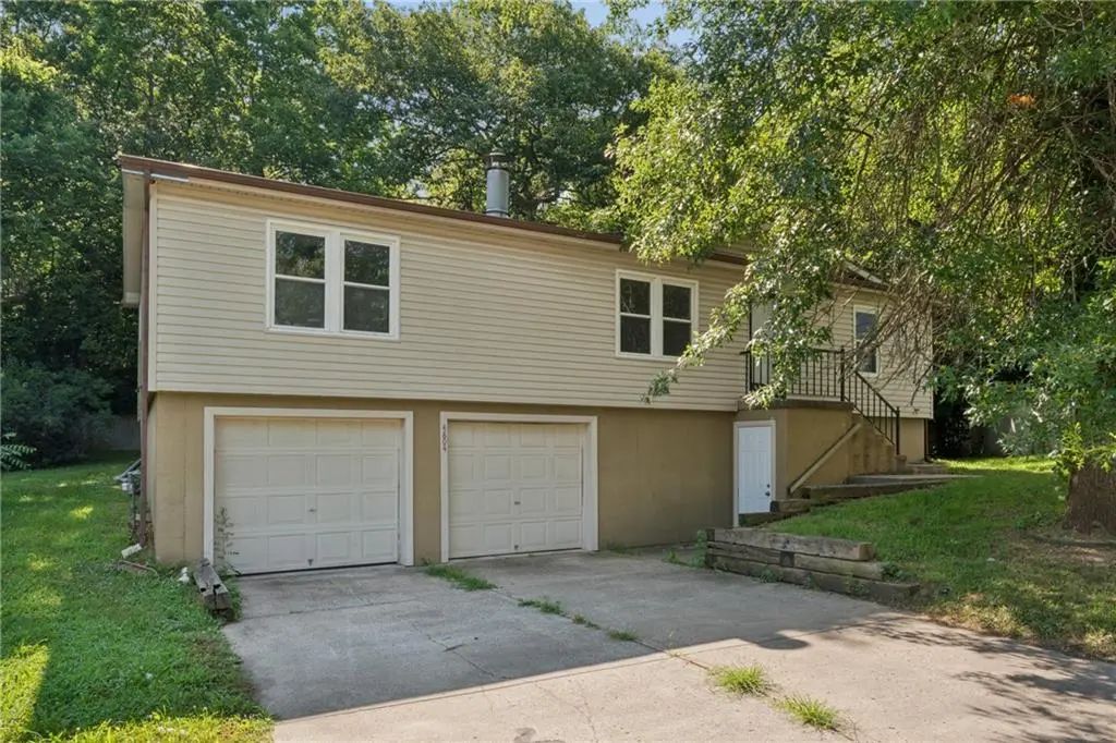 4804 W Christie Circle, Blue Springs