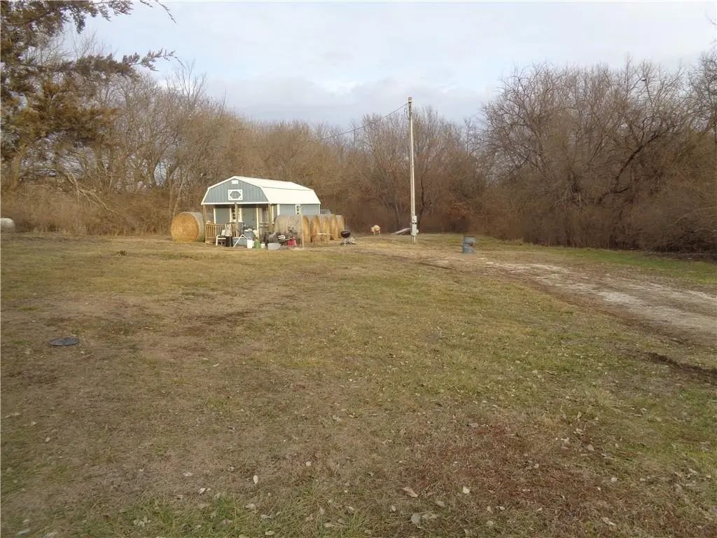 17463 Silvey Road, Lawson