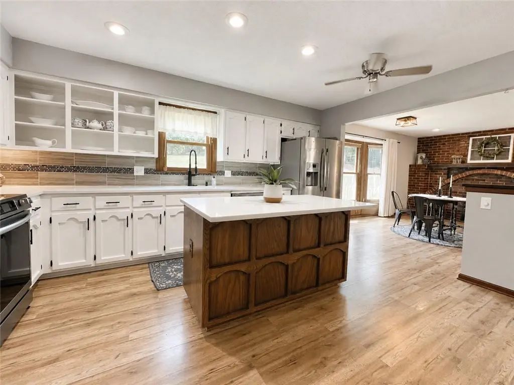 1100 Sw 44th Street, Blue Springs