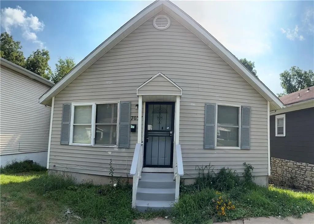7037 Indiana Avenue, Kansas City