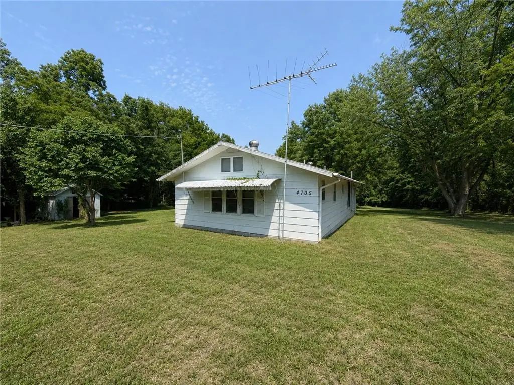 4705 N Koger Road, Sibley
