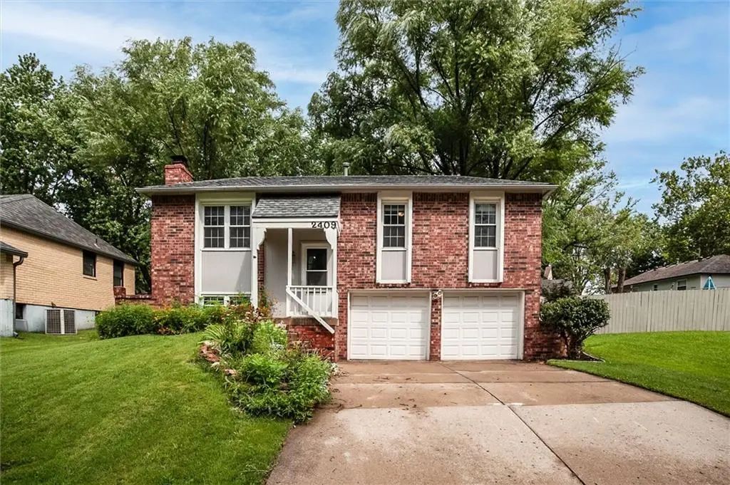 2409 Nw Salem Court, Blue Springs