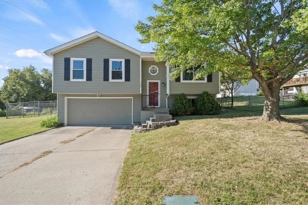 524 Se Steeple Lane, Blue Springs