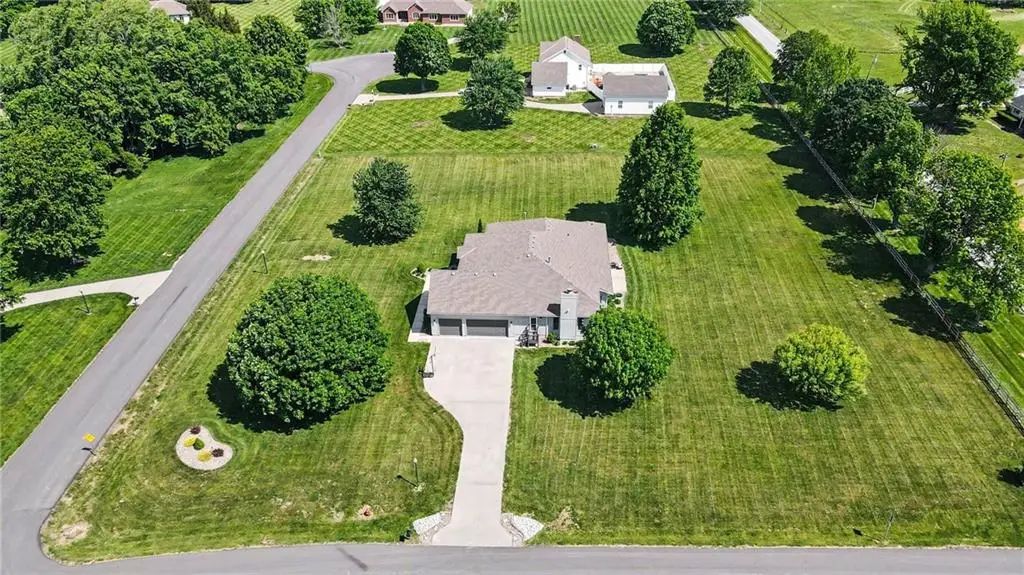 4204 Se Wingate Circle, Blue Springs