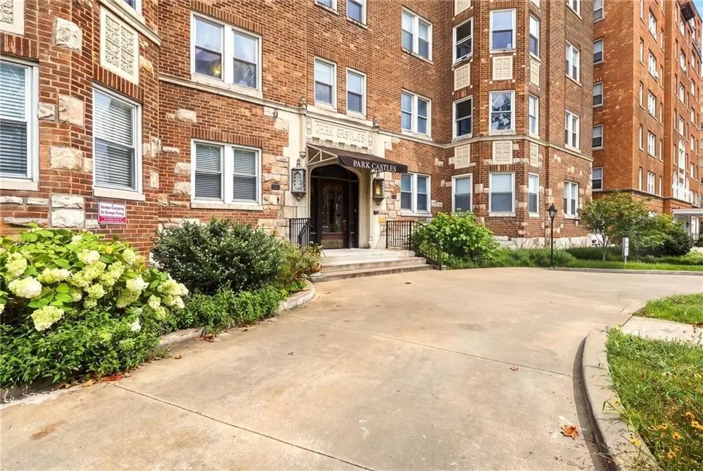 309 E Emanuel Cleaver Boulevard 404, Kansas City
