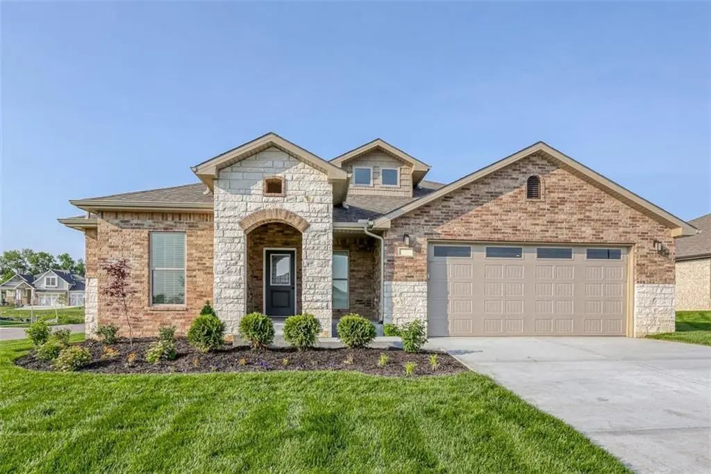 18430 W 195th Terrace, Spring Hill