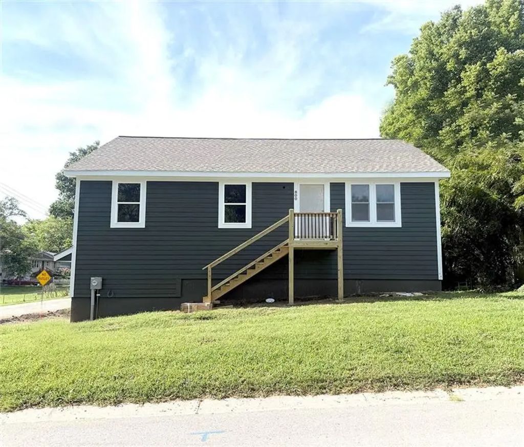 800 Sw South Avenue, Blue Springs