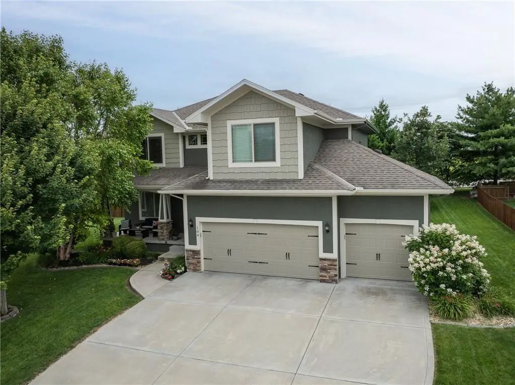 104 Sw Greenbriar Drive, Blue Springs
