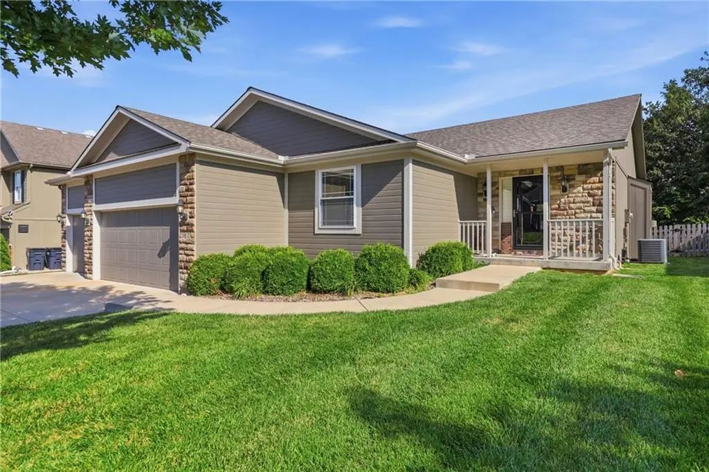 3817 Sw Briarwood Oaks Drive, Blue Springs