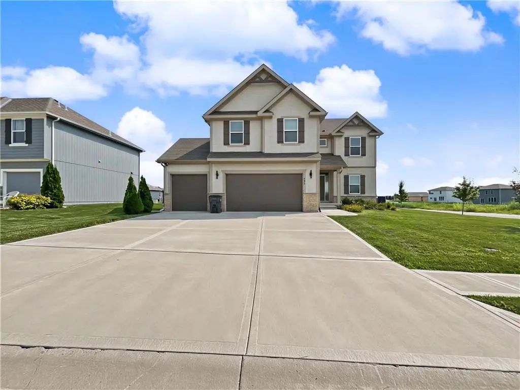 416 Sw Nelson Drive, Blue Springs
