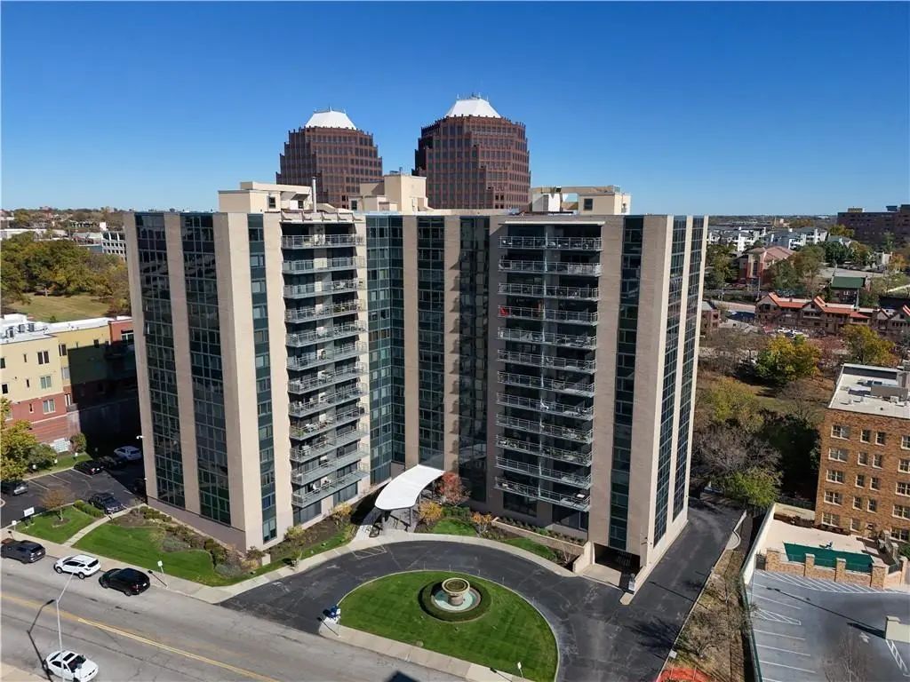 4545 Wornall Road 310, Kansas City