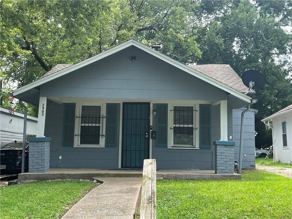 2905 E 61st Street, Kansas City