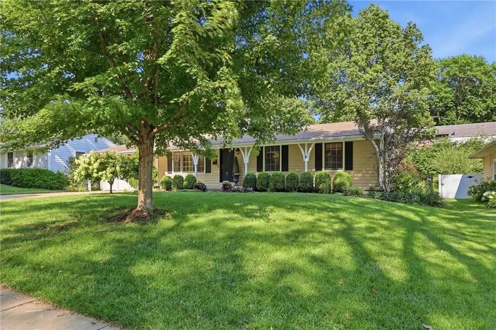 8705 Belleview Avenue, Kansas City