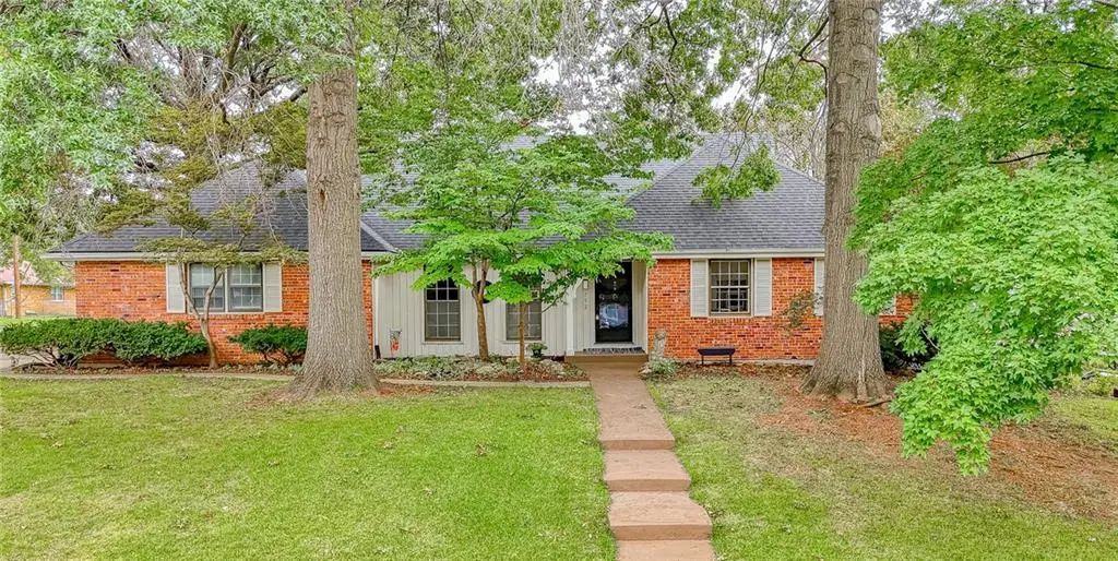 712 Nw 10 Street, Blue Springs