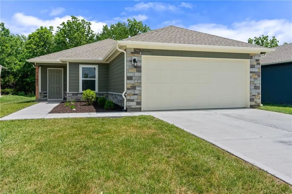 20279 W 195th Street, Spring Hill