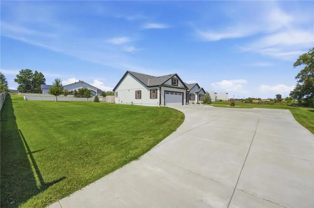 15928 E Cogan Lane, Independence