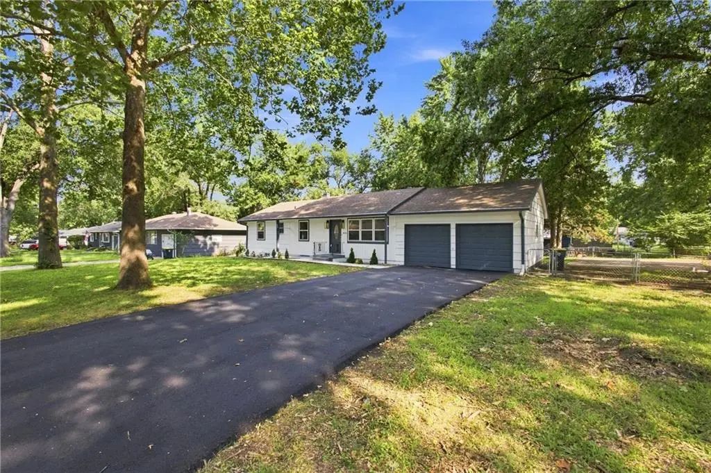 4514 E 113th Street, Kansas City