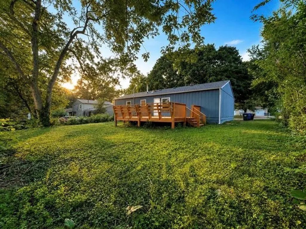 8613 E 92nd Terrace, Kansas City