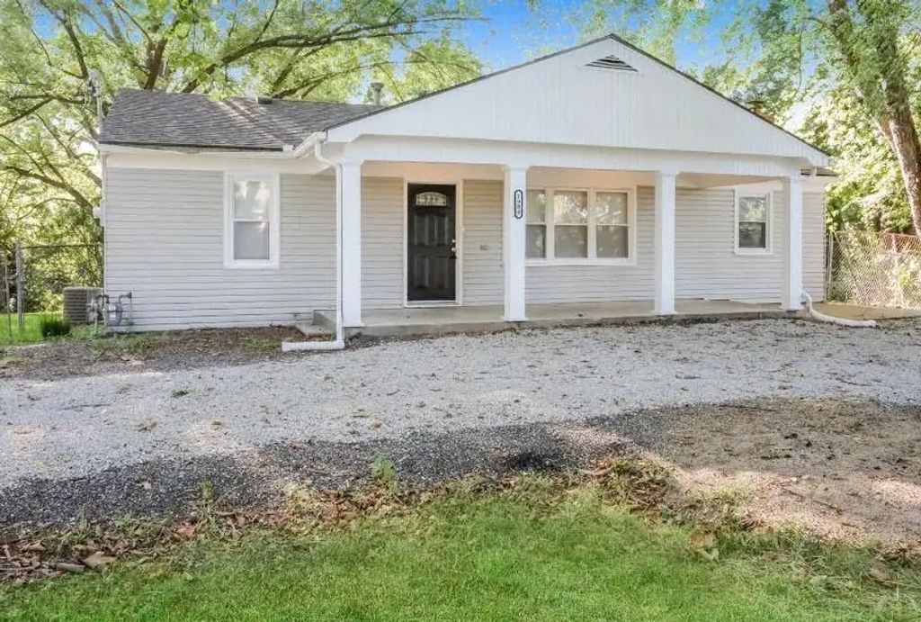 1904 N Kendall Road, Independence