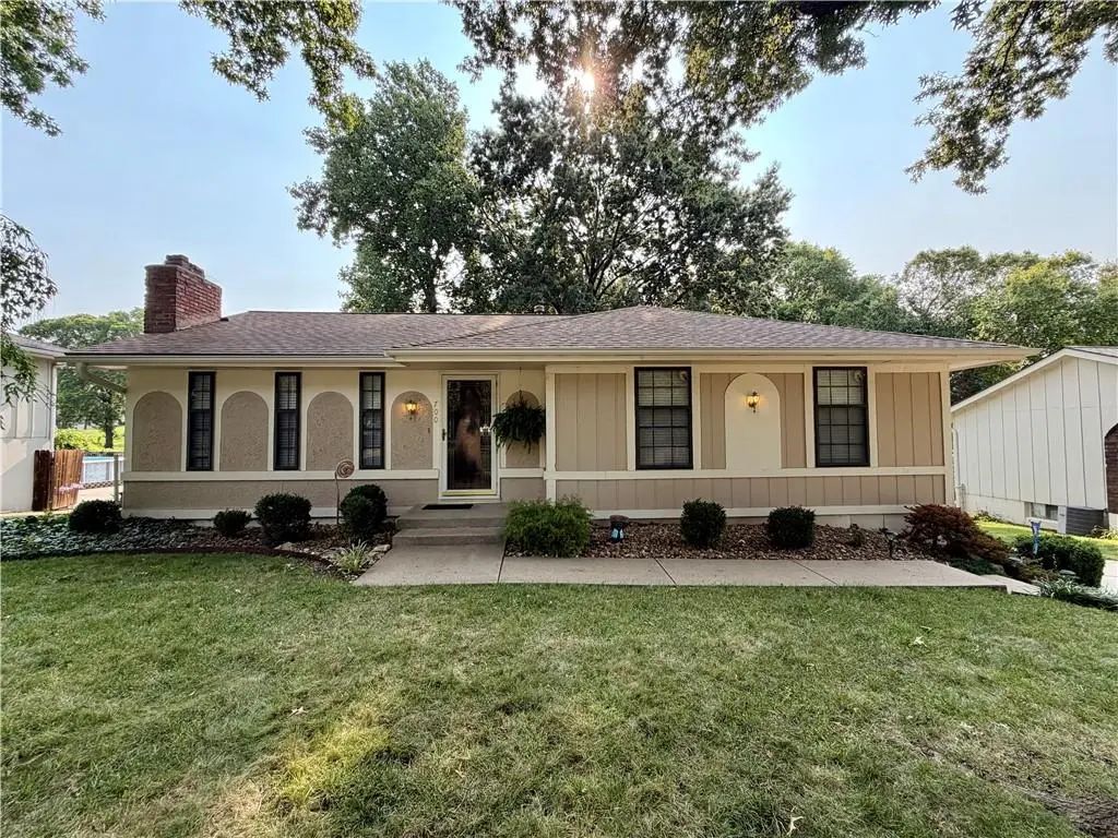 700 Sw 24th Street, Blue Springs