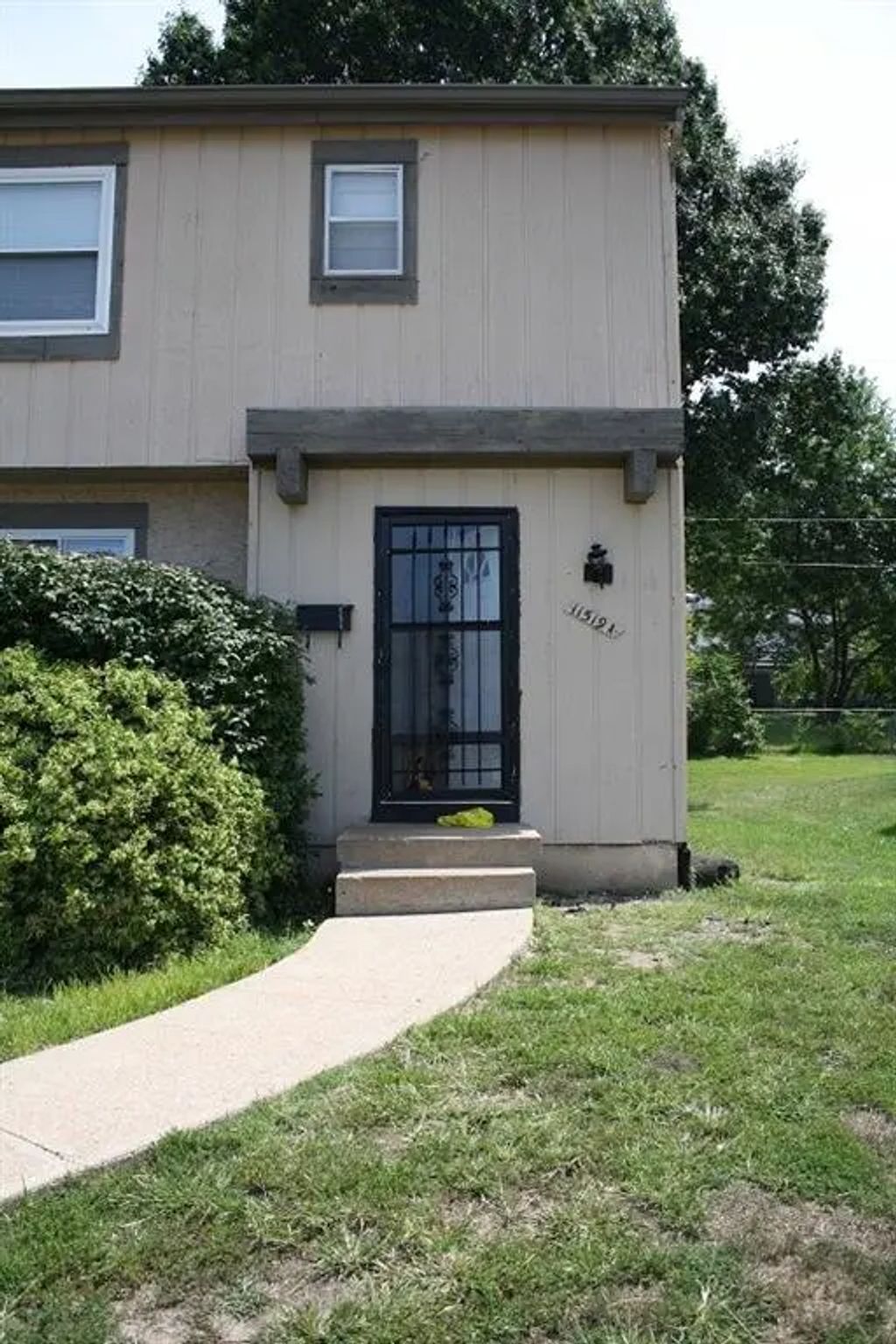 11527 Richmond Avenue, Kansas City