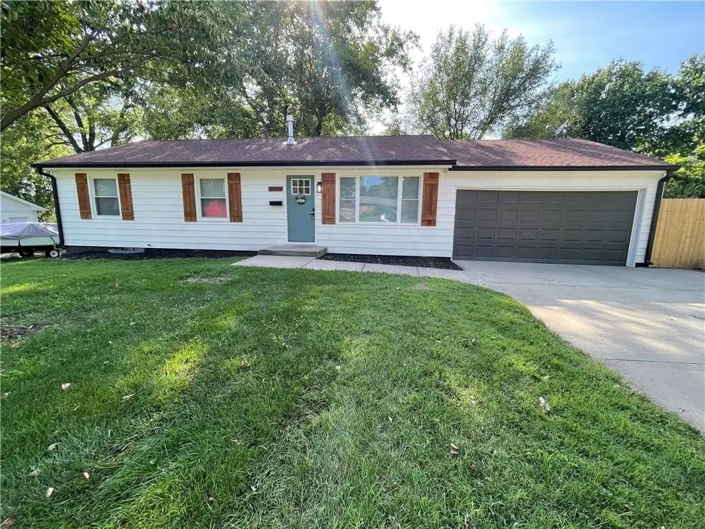 2512 Queen Ridge Drive, Independence