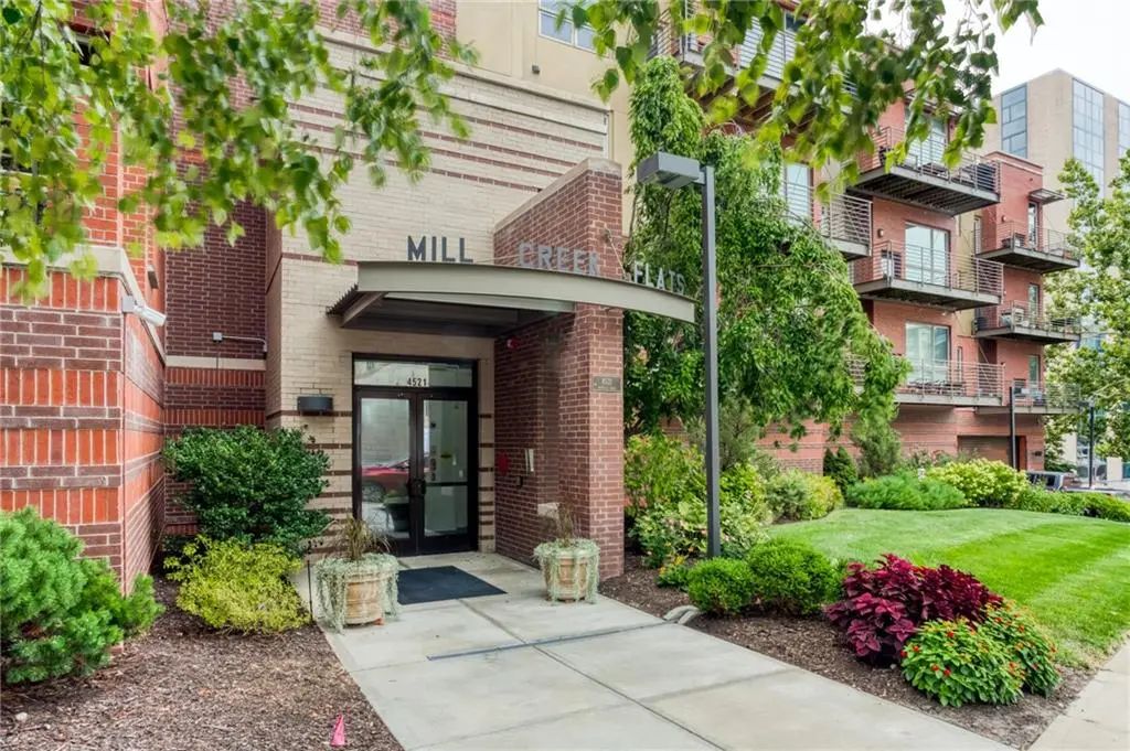 4521 Wornall Road 210, Kansas City