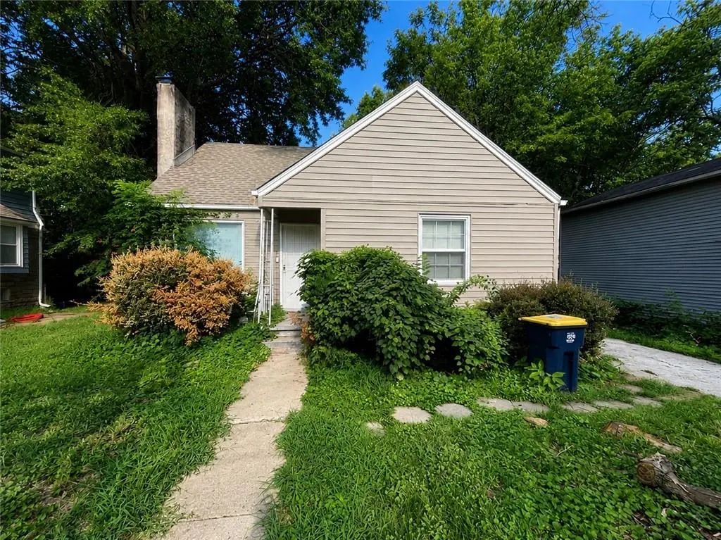 6721 Walrond Avenue, Kansas City